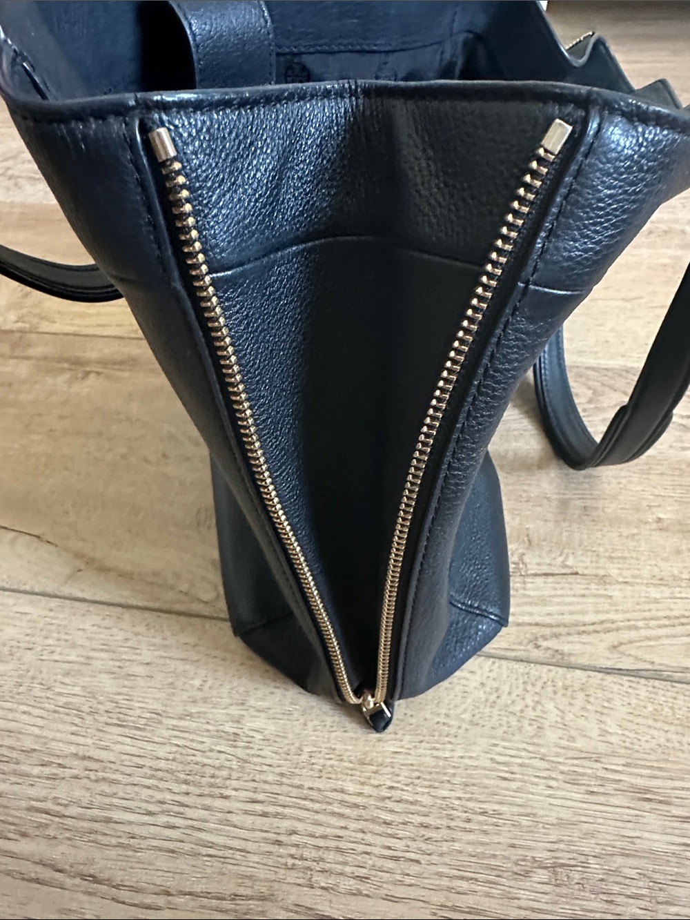 Tory Burch Ivy Side Zip Classic Black Pebbled Leather Large Shoulder Tote Bag - Picture 5 of 9